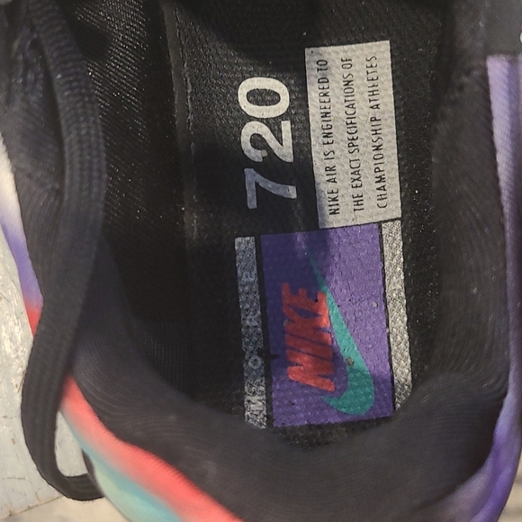 NIKE AIR MAX 720 (GS) Athletic Shoes  Metallic - Picture 10 of 12